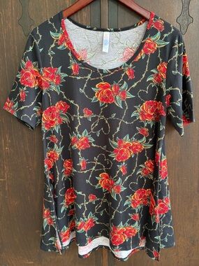 LuLaRoe Black Short-Sleeve Tee with Red Rose Print Sz M